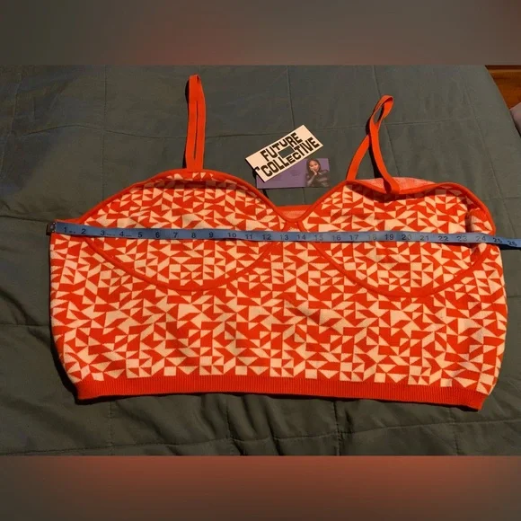 Future Collective 3X NWTgsold out! Rare  Orange and White Crop Top - Picture 2 of 7
